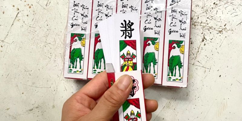 Chiến thuật ẩn bài và ghi nhớ quân trong bài tam cúc