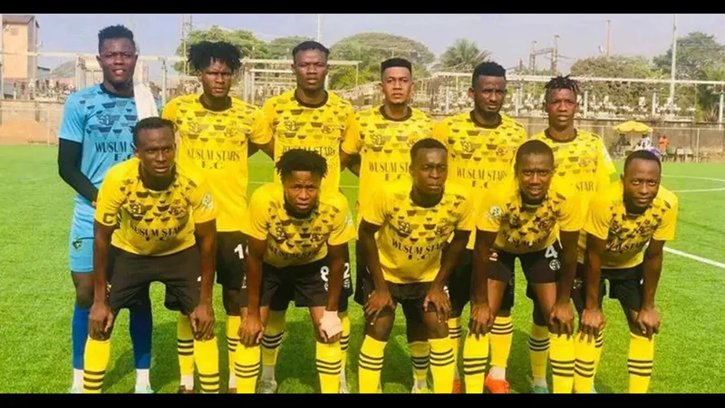 Cầu thủ của Diamond Stars đang nỗ lực chống đỡ sức đánh mạnh từ Wusum Stars trong trận đấu đầy cảm xúc. Cầu thủ của Diamond Stars đang nỗ lực chống đỡ sức đánh mạnh từ Wusum Stars trong trận đấu…