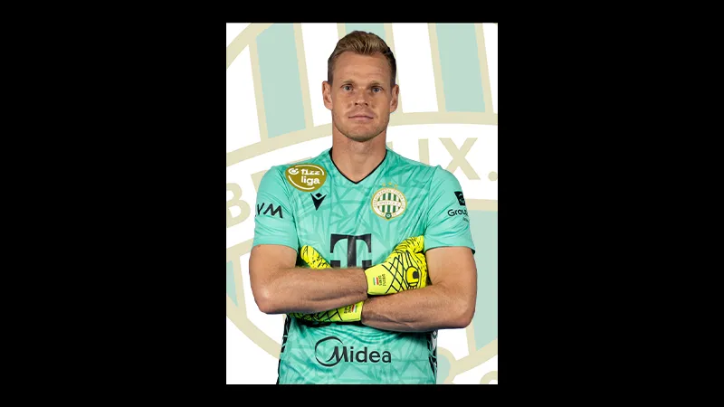 Cầu thủ Braga và Ferencvaros tranh chấp quả bóng trên sân Cầu thủ Braga và Ferencvaros tranh chấp quả bóng trên sân