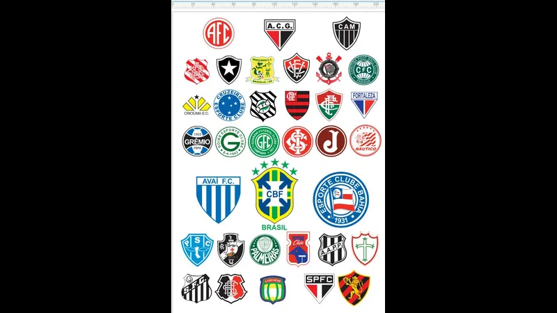 Cầu thủ Brazil đang tấn công mạnh mẽ trước thủ môn Croatia.